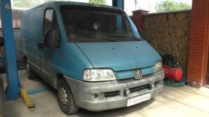 Замена троса ручного тормоза на Peugeot Boxer 2 2,2 дизель Пежо Боксер 2 2002 года