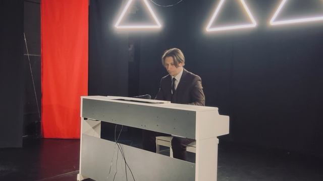 Дмитрий Соболев - «Первое свидание» (автор Дмитрий Соболев)