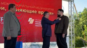 Военкоров «Известий» наградили за работу в Курской области