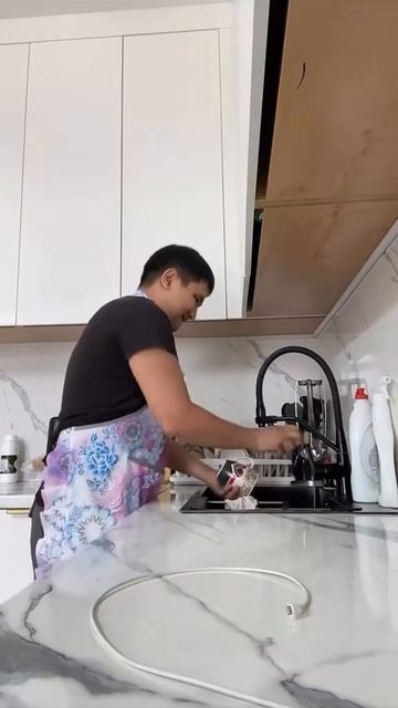 Быстро сообразил, что к чему.