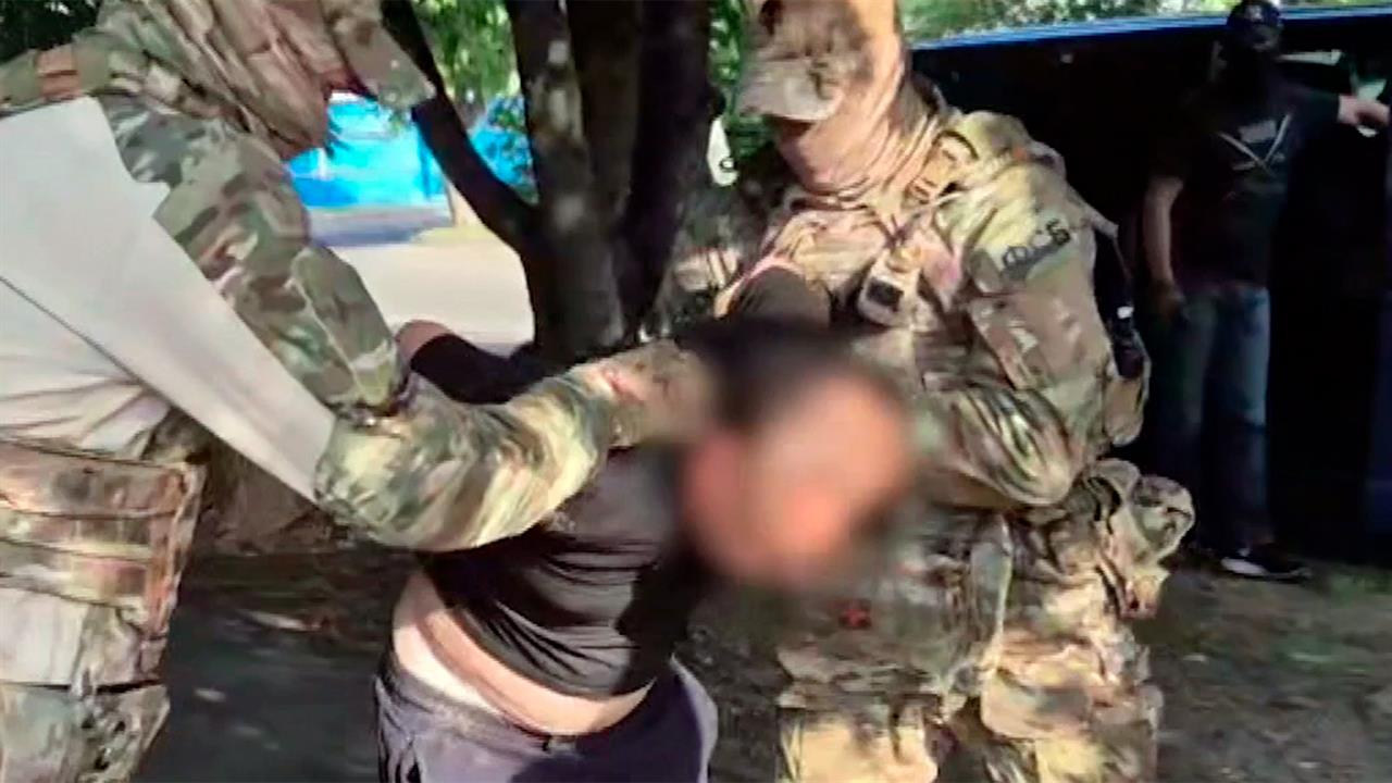 В Ставропольском крае ФСБ задержала украинского агента, который готовил теракт. смотреть онлайн