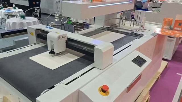 Saga ASF420 — автоподающий планшетный плоттер обзор