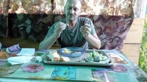Мукбанг. Спагетти, жареные яйца, минтай.