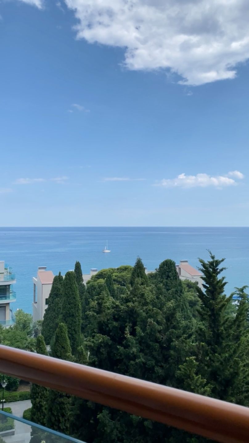 «Лотос». Терраса. Море