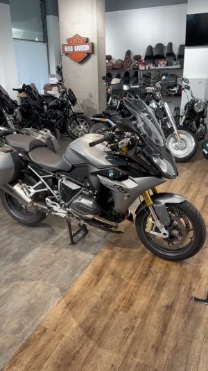 + 2016 BMW R1200RS Granite Grey Metallic 14K (VIN WB10***2480)