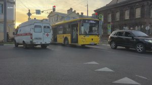 (Рыбинск-40) ВОДИТЕЛЬ АВТОБУСА СБИЛ ПОДРОСТКА