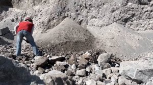 Mr. Wawan's Action Hitting the Cliff From Top to Bottom
