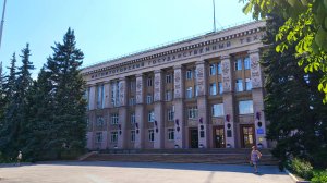 Южный Урал. Магнитогорск. Розы и каштаны у МГТУ им. Носова. 21 июля 2026 г.
