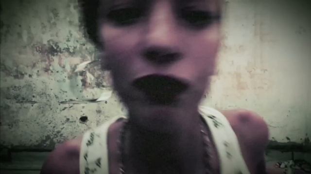 The Bug feat. Miss Red - 'Diss Mi Army' смотреть онлайн