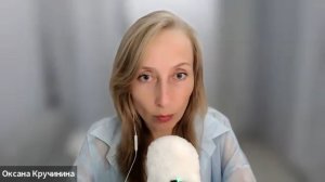 Стоя в потоке душ