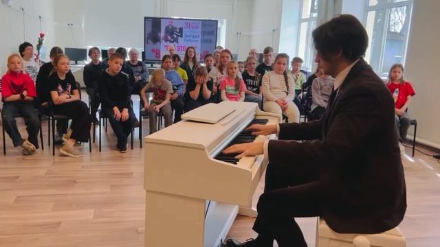 Дмитрий Соболев - «Девушка на берегу» (автор Дмитрий Соболев)