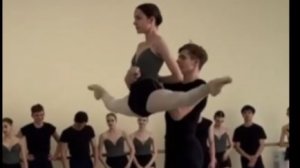 МГАХ 1 курс - Бах - фрагмент гос экзамена по современному танцу