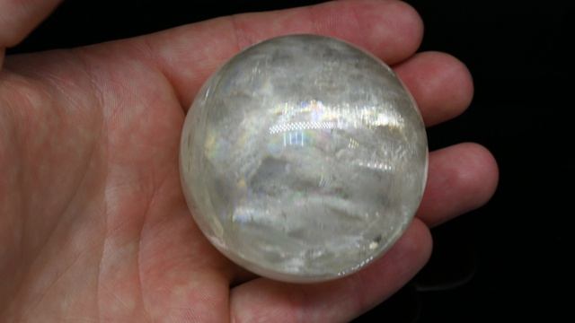 Шар из исландского шпата.