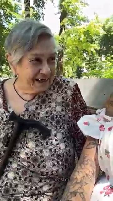 Тату эксперт😅в комментах весь сок смотреть онлайн