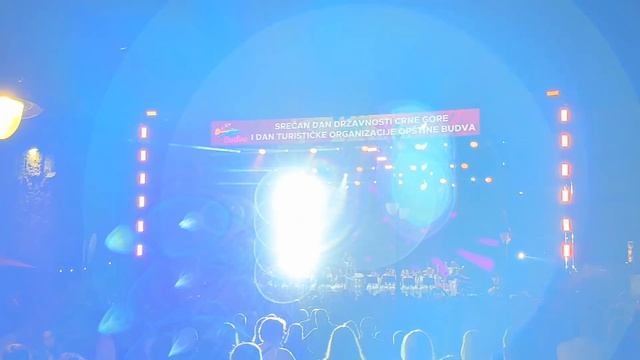 Праздник в Будве (кавер-бэнд играет Bon Jovi)