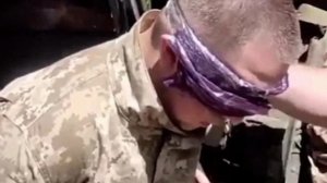 Российские бойцы взяли в плен пьяных боевиков ВСУ в Днепропетровской области.

Все началось с подозр