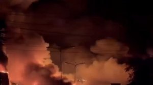 ‼️🇺🇦🔥После удара в Сумах пылает уничтоженный ТЦ «Эпицентр»