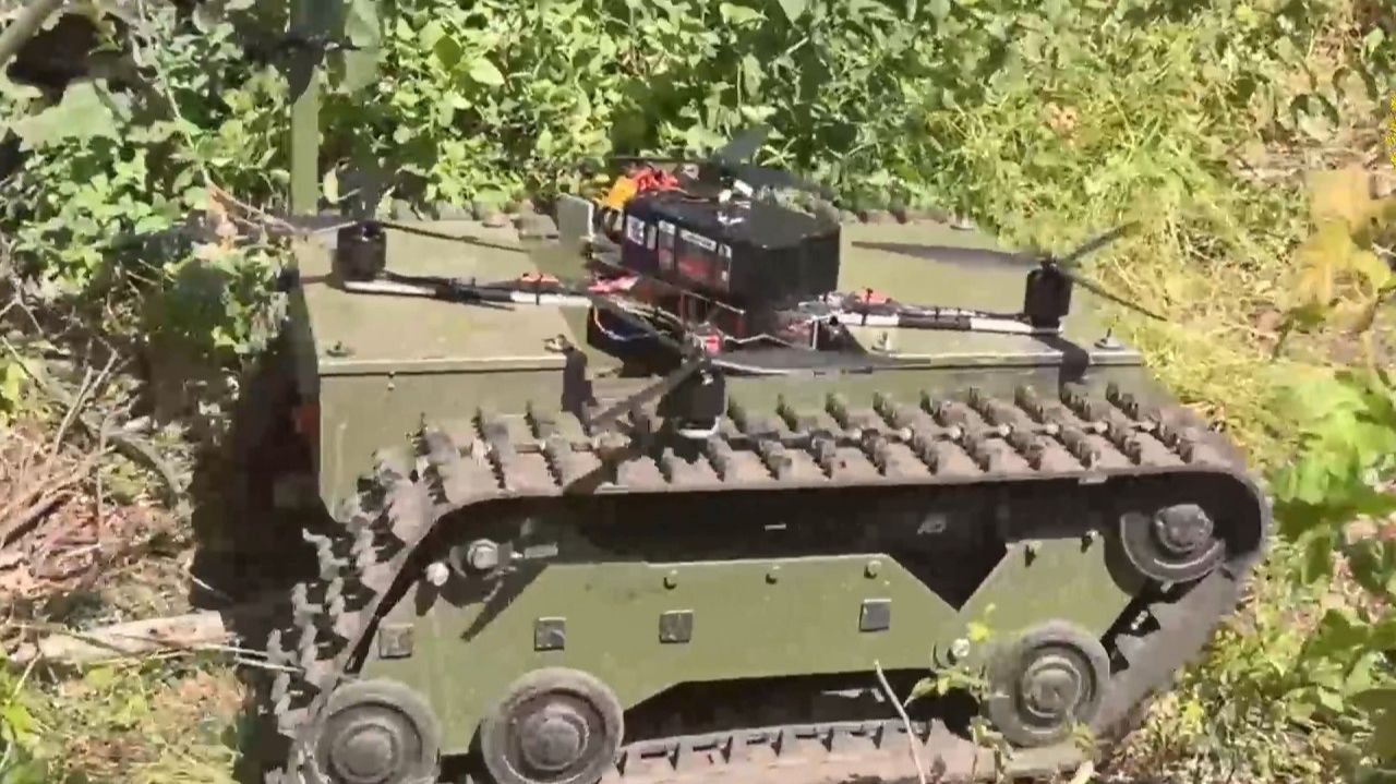 Разминирование FPV-дроном и роботом России смотреть онлайн