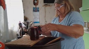 Нежданная , ночная гостья . Продолжаю варить варенье