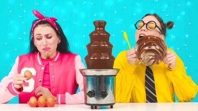 Шоколадный Фонтан Челлендж # Крутые Трюки с Едой с Fun Teen смотреть онлайн