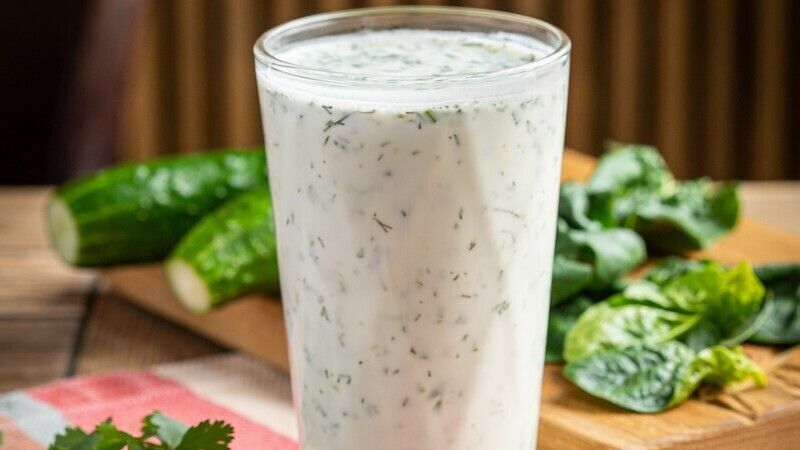Сасик (айран с огурцами)