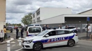 Французского мэра спасали от мафии бойцы спецназа, пишет Parisien.

Главу города Алес пришлось эваку
