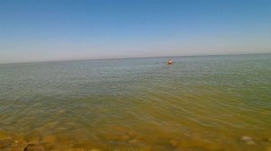 Вода чистая, +28 в Таганрогском заливе! Медузы есть.