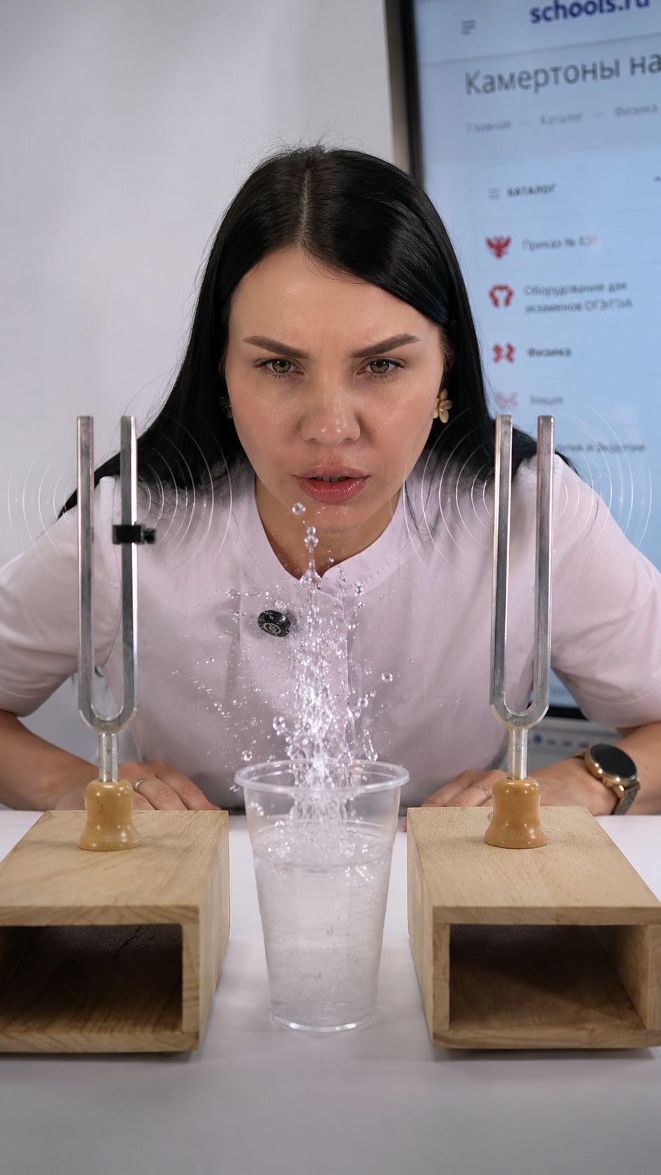 🤯 Это УСТРОЙСТВО Будто Нарушает Законы Физики! #shorts #научпоп #физика