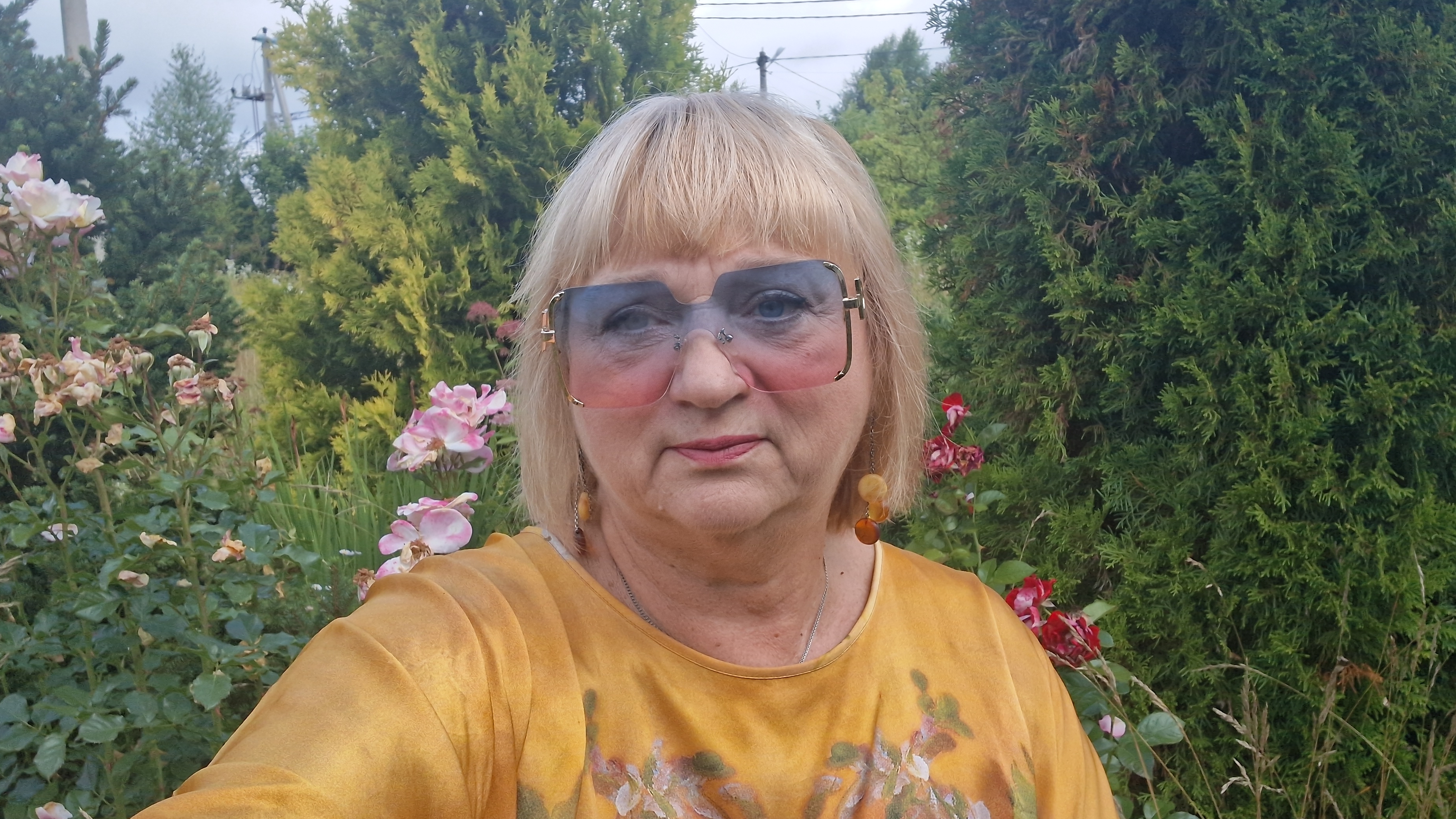 Как жалко мне девчонок.... смотреть онлайн