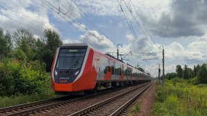 ЭС104 035 «Финист» прибывает на станцию Стрельна. Маршрут Санкт-Петербург - Ораниенбаум