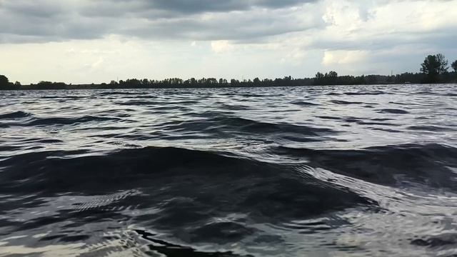 Заброшенный карьер заполнили водой