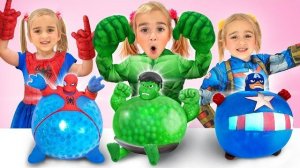 Алиса получает СУПЕРСПОСОБНОСТИ с помощью надувных игрушек!
