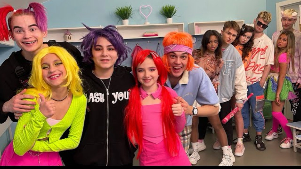🍿 КАМИЛЬ УШЕЛ К БАСКЕТБОЛИСТАМ! АМИНА И ЛП СТАЛИ АНИМЕ РАДИ КАМИЛЯ