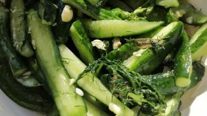 Огурцы малосольные в пакете. Быстро, вкусно, полезно.