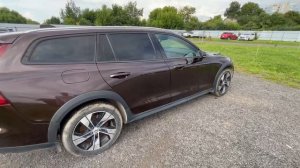 Volvo V60 cross country 2019г. 2.0акпп, полный привод, бензин 250л.с.