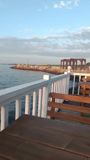 Кафе У моря с видом на море Тамань