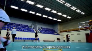 р