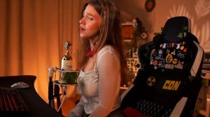 Люби меня долго поёт Саша Квашеная (Ирина Дубцова)