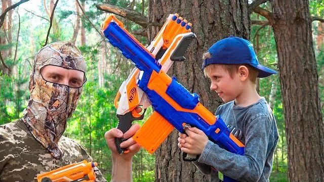 Даник и NERF против ТАЙНОГО СТРЕЛКА в маске! Развлекательное видео смотреть онлайн