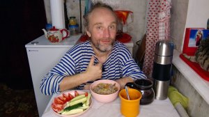 Обед с котями. Гроза. Завтра к психиатру отмечаться. Мукбанг. Обжор. Еда на камеру. Диета. Шиза.