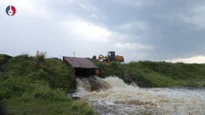 УЭХК снижает уровень переполненного водохранилища в Верх-Нейвинском