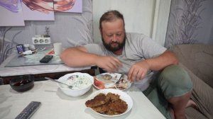 Вкусно кушаем рыбу и оладьи по фирменному рецепту ПОДВАЛ ИЛЬИЧА