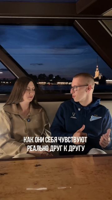 Должен ли платить мужчина за женщину в ресторане?