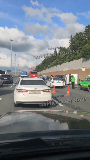 ДТП на Киевском шоссе на 28-м километре в районе аэропорта Внуково смотреть онлайн