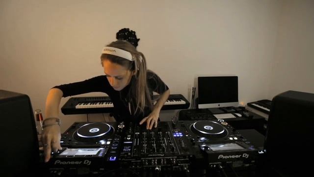 Nora En Pure @ home stream смотреть онлайн