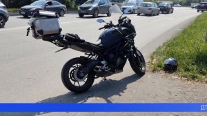 Мотоциклист и водитель легковушки не поделили дорогу на улице Вайнера