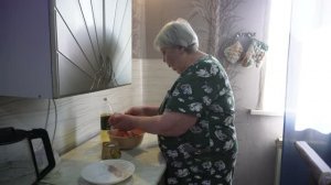А на ужин рыба вкусная и витаминный салат для любимых сына и мужа  ПОДВАЛ ИЛЬИЧА