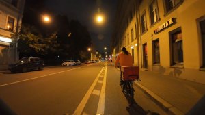 Ночная прогулка на велосипедах. Следуем за красным короБом