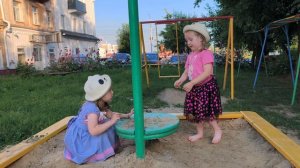 В песочнице босиком