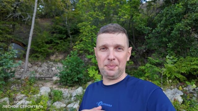 Забытый дом у реки - укрытие для путника